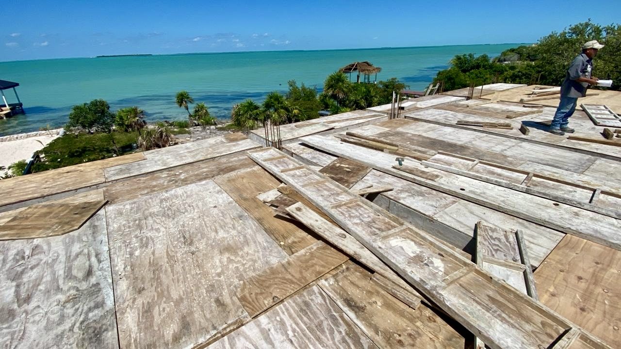 The calm, clear, sargassum-free water on the leeward shore of Ambergris Caye